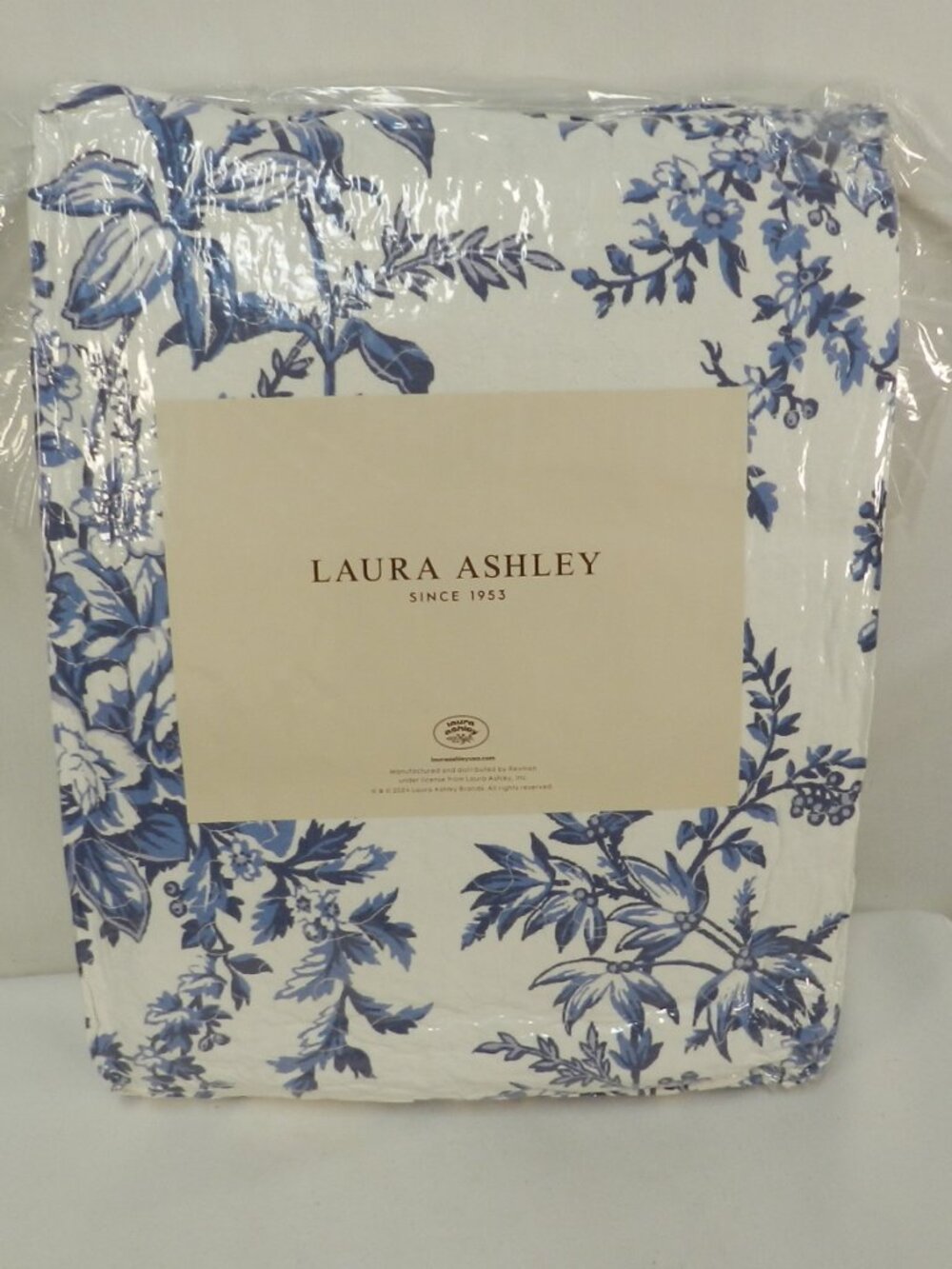 Laura Ashley Bedford Cotton Reversible Quilt Set Delft Blue Full / Queen NIB NEW